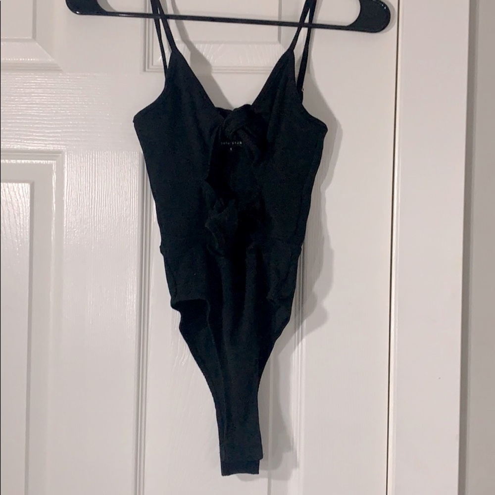 Double knot front black bodysuit